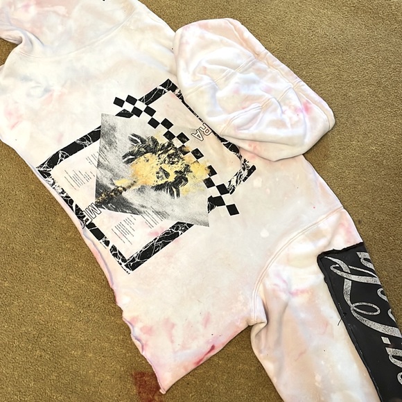 Upcycled bleach dyed recycled patch crop top hoodie - Picture 9 of 9